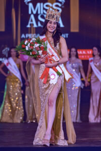 Miss Asia (2)